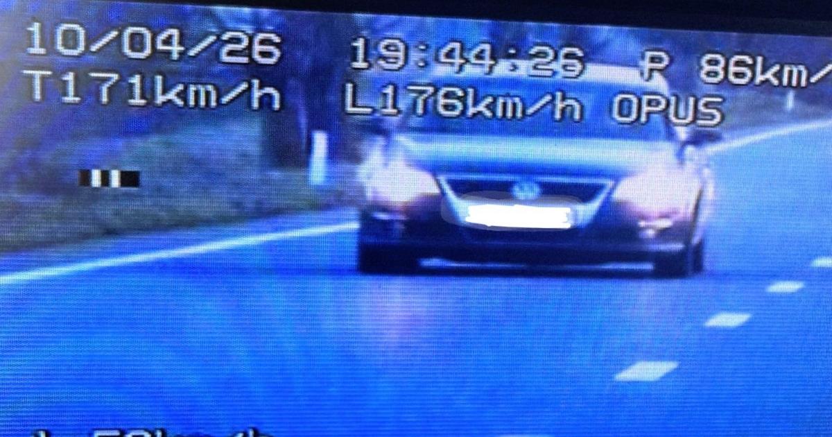 Șoferiță, prinsă cu 176 km/h pe DN 38: „Se ard cozonacii”, zice!