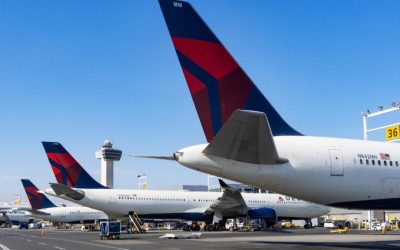 Bebeluș născut în zbor: Cetățenia, incertă pentru micuțul venit din Jamaica