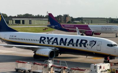 Restricții temporare la alimentarea cu combustibil pentru avioane în mai multe aeroporturi din Italia Pe fondul traficului intens de Paște, aeroporturile din Italia implementează restricții temporare la alimentarea cu combustibil pentru companiile aeriene, în special pentru Ryanair și Wizz Air