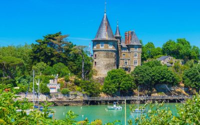 Un hotel din Pornic, Franța, a lansat o ofertă inedită menită să transforme vremea capricioasă într-un avantaj pentru turiști, promis în urma ploilor din începutul de an care au afectat sezonul turistic