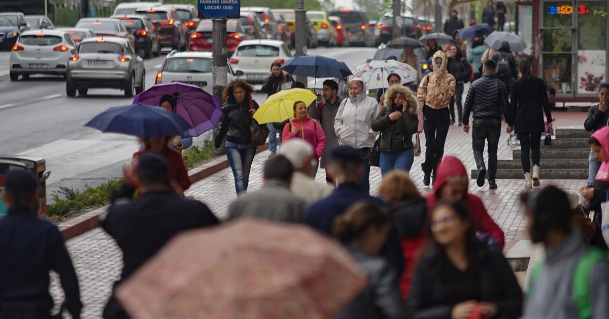 Vremea se răcește semnificativ în toată țara, temperaturile scăzând sub normalul acestei perioade Meteorologii anunță o schimbare drastică a condițiilor meteorologice pentru restul săptămânii