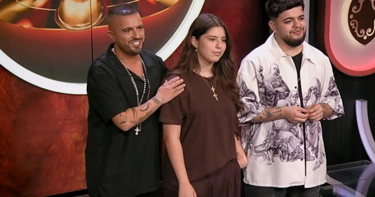 O nouă ediție a emisiunii culinare „Chefi la Cuțite” a emoționat telespectatorii, în special prin povestea familiei Armeanca, care a trecut de la lumina reflectoarelor la viața din bucătărie