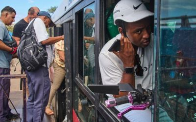 Ciclobusul din Havana, soluția anti-criză: Transport cu pedale în Cuba