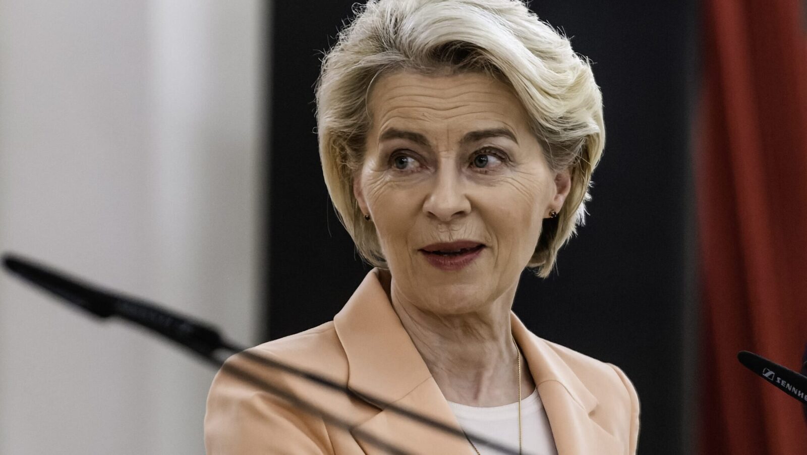 Ungaria, zguduită de Magyar: Reacții puternice în Europa, von der Leyen jubilează
