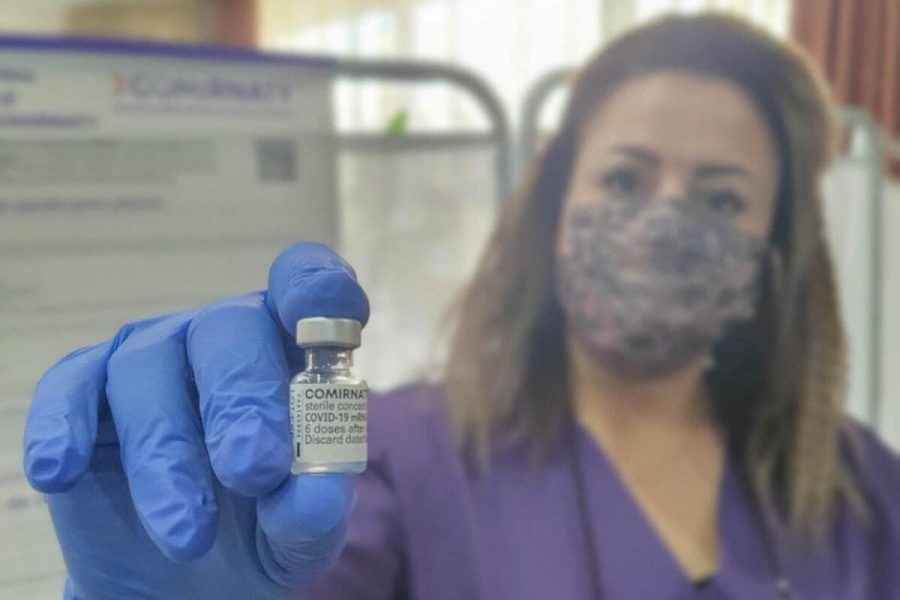 Președintele Nicuşor Dan solicită publicarea informațiilor legate de achiziția vaccinurilor Pfizer Președintele Nicuşor Dan a declarat marți că România trebuie să se asigure că toate informațiile referitoare la achiziția vaccinurilor Pfizer împotriva SARS-CoV-2, realizată în urmă cu patru-cinci ani, sunt făcute publice