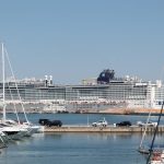 Croazieră în zona de război: Prima navă civilă traversează Ormuz