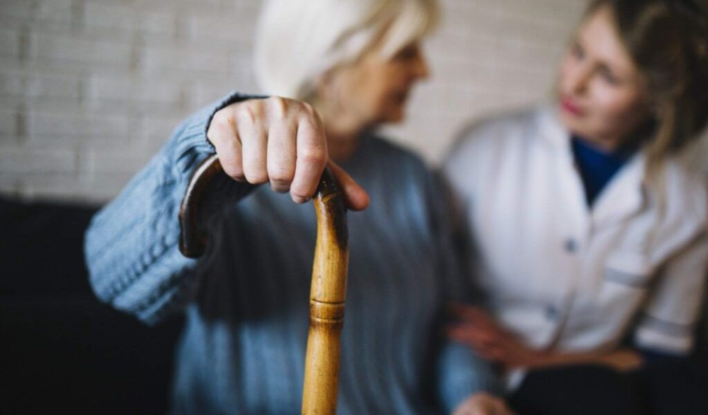 Un studiu recent realizat de cercetători de la Universitatea din California, San Francisco, scoate în evidență o legătură între îmbătrânirea plămânilor și severitatea infecțiilor cu virusurile gripale și COVID-19 în cazul persoanelor în vârstă