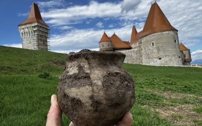 Arheologii, reușită spectaculoasă la Castelul Corvinilor: artefacte vechi de 2.500 ani