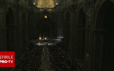 Papa Leon a oficiat pentru prima dată Vigilia Pascală la Bazilica Sfântul Petru din Vatican, marcând o schimbare semnificativă în tradiția religioasă a pontificatului său
