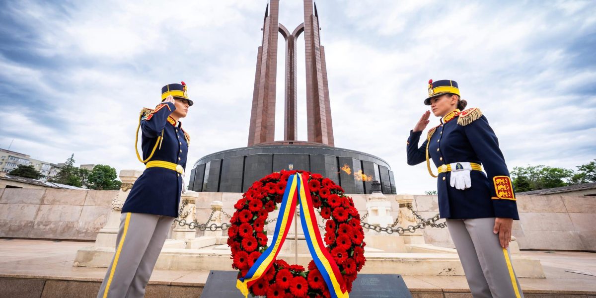 România onorează azi eroii: De la luptători la oameni cu suflet mare