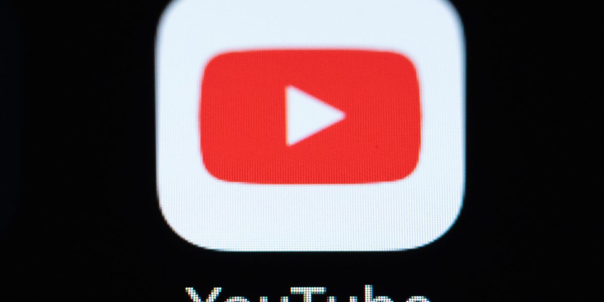 YOUTUBE pune etichete AI pe video-uri: Schimbări majore pe Shorts și clipurile lungi
