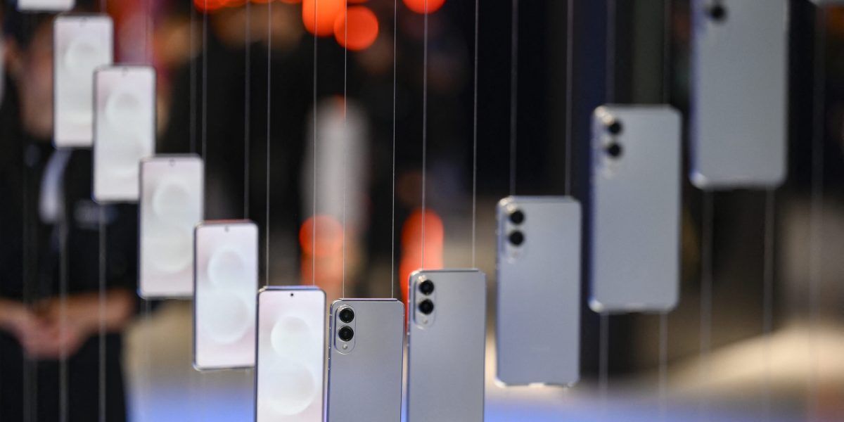 Elevii, fără telefoane în școală. Proiect de lege spre Parlament pentru România