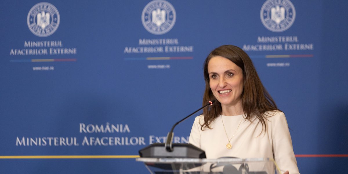 Oana Țoiu, apel furibund la parlamentari: Votați moțiunea cu onoare!