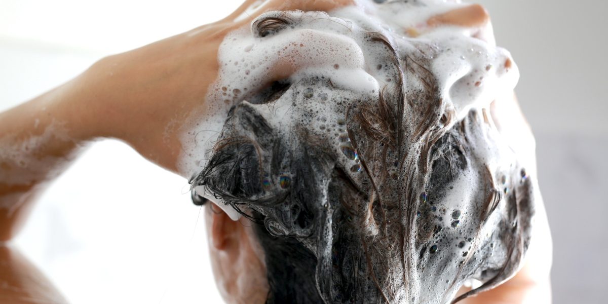 Șamponul minune: Secretul natural care oprește căderea părului