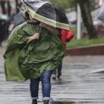 Alertă meteo: Vijelii și ploi torențiale în România. Luni, Cod galben de furtună