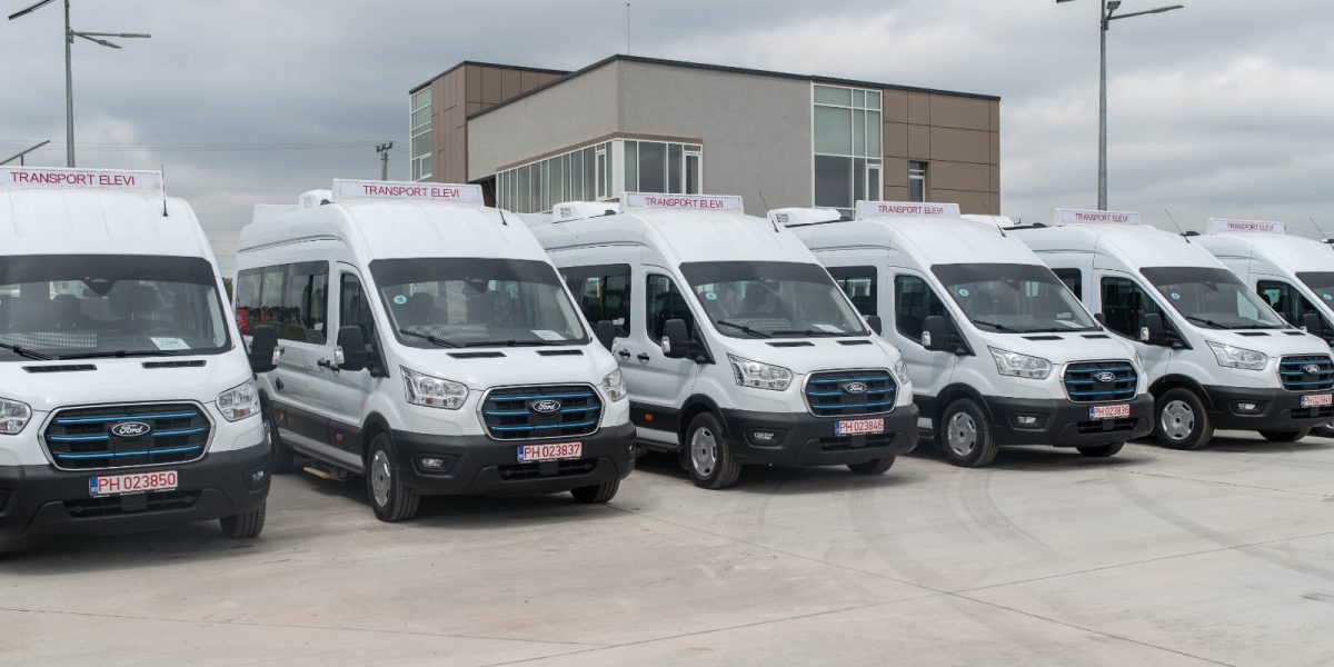 Consiliul Concurenței anchetează achiziția de microbuze: Firme, suspectate de trucare