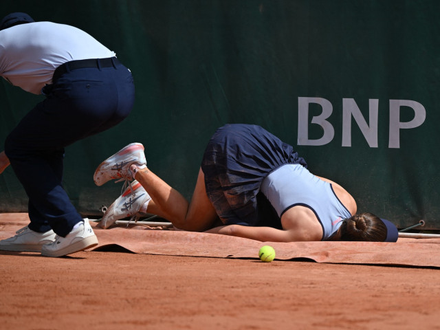 Accident horror la Roland Garros: Un jucător a abandonat după impactul cu un panou