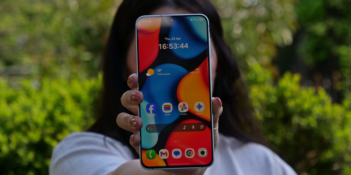 Urmașul smartphone-ului fură inimi: Două probleme majore și totuși…