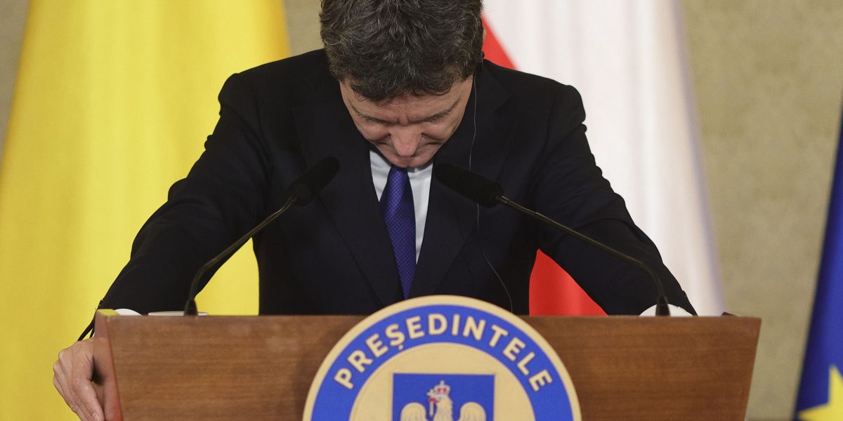Românii, împărțiți: Cum ar vota pentru demiterea lui Nicușor Dan (SONDAJ)