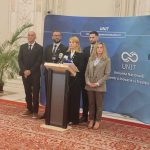 Cinci parlamentari rupți din POT trădează moțiunea împotriva lui Bolojan
