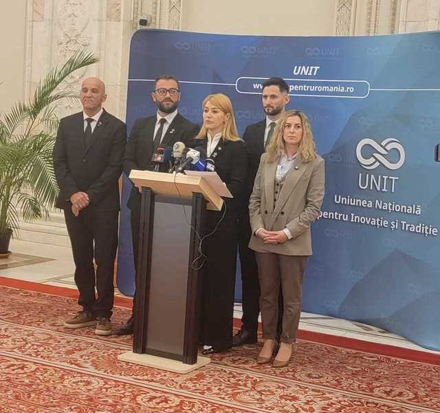 Cinci parlamentari rupți din POT trădează moțiunea împotriva lui Bolojan