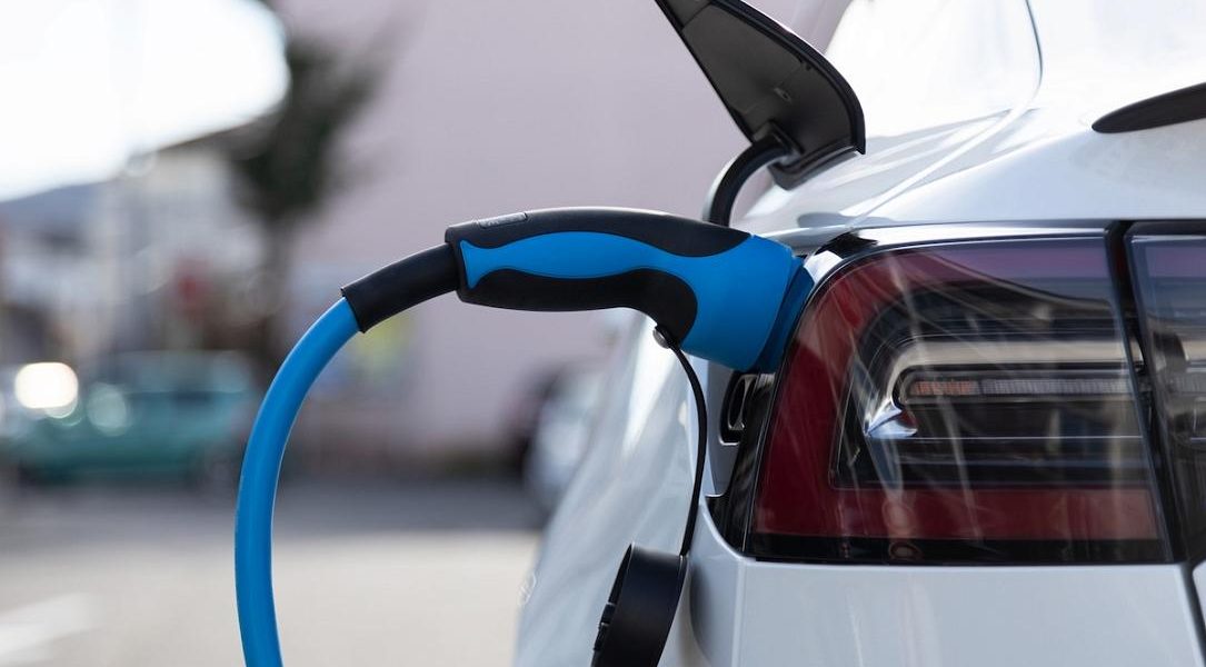 Arval Mobility Observatory: 24% din firmele din România, electrificate până în 2026