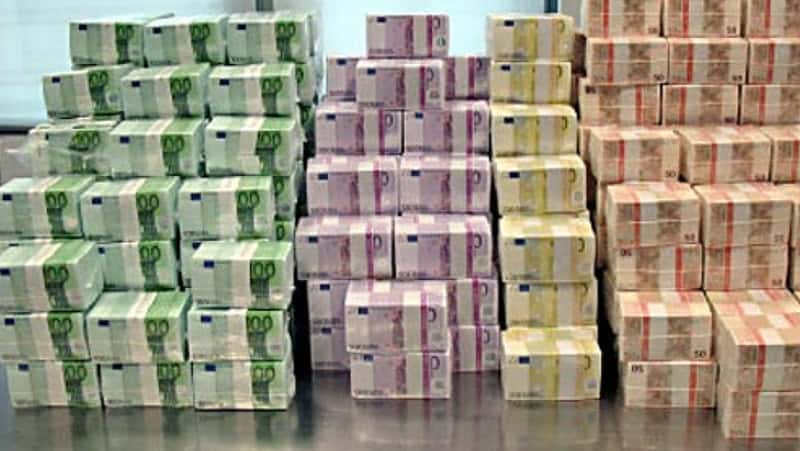 Criza Politică: Miliarde de euro în România, Negocieri Fierbinți pentru 2027