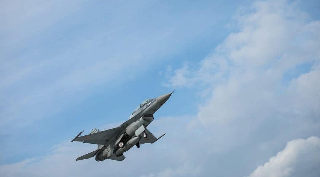 Avion F-16 românesc doboară dronă în Estonia, în misiune NATO
