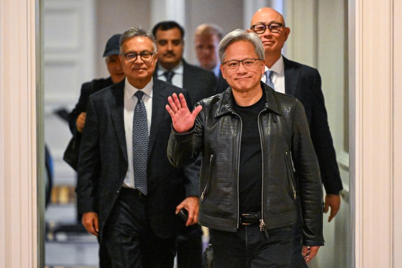 Șeful gigantului Apple, călătorie lunară în Taiwan: Refuzul e lege!