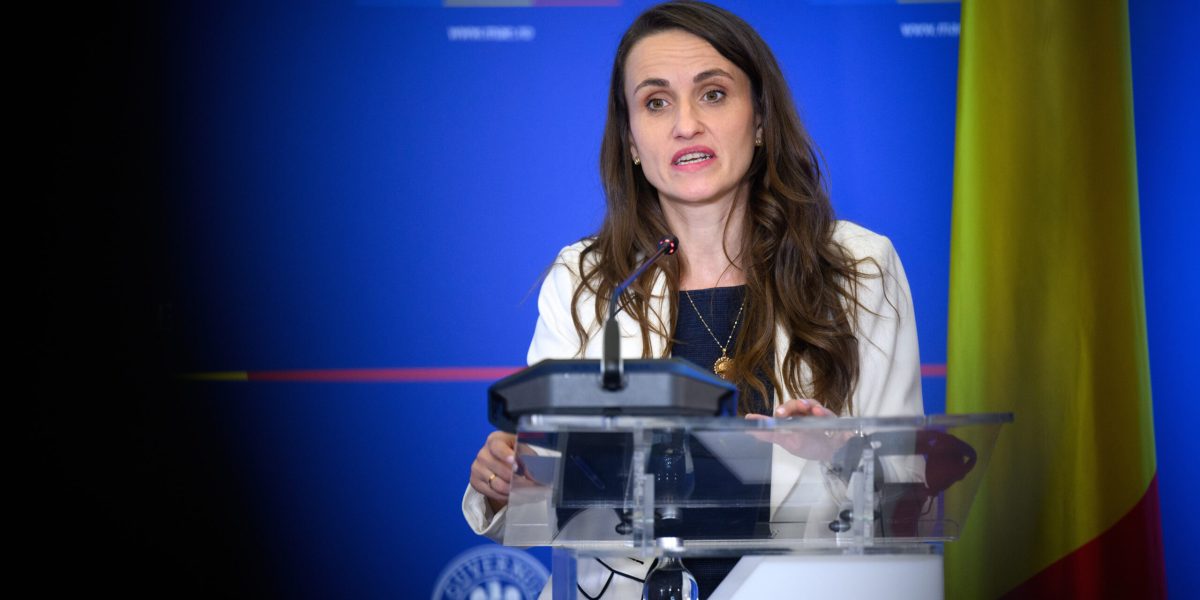 MAE dă publicității peste 5.000 de dosare diplomatice din anii ’90