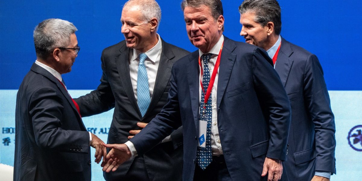 Băncile concediază mii de oameni: AI și „capital uman” depreciat!