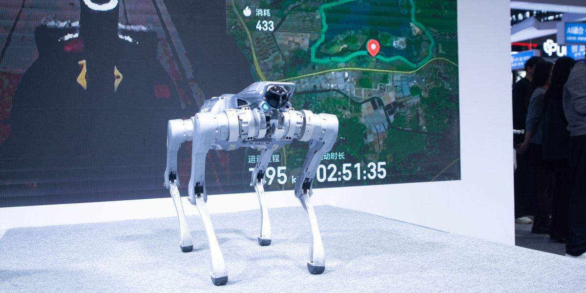 Robocâinele de pază: Un bărbat din SUA, spionat de China prin tehnologie!