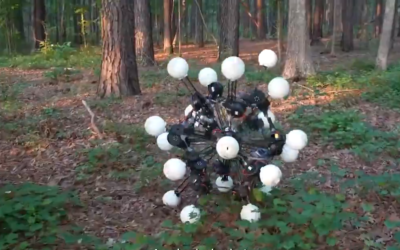 Robotul cu 20 de picioare și ochi care vede: Invenția ULUITOARE a americanilor