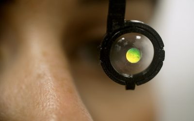 Startup-ul care te va vedea cu AI: Lentilele de contact schimbă realitatea