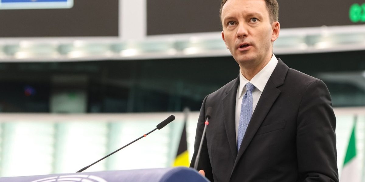 PNL, USR, UDMR îl vor pe Mureșan premier. Negocieri cu PSD pe rocadă