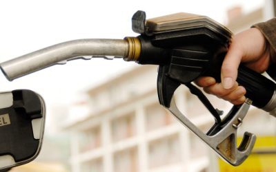 Motorina mai scumpă în 2 zile: Cât vor scoate șoferii din buzunar