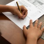 Părinți judecați pentru homeschooling ilegal în Bihor