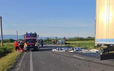 DN 6: Două TIR-uri s-au sfărâmat, un mort și doi răniți