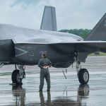Armata SUA: Avioane de lux, bandă adezivă pe ploaie