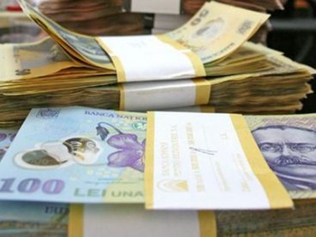 Bănci: Credite pe loc, dispute și tensiuni politice