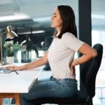 Durere lombară dimineața: Cauza frecventă ignorată