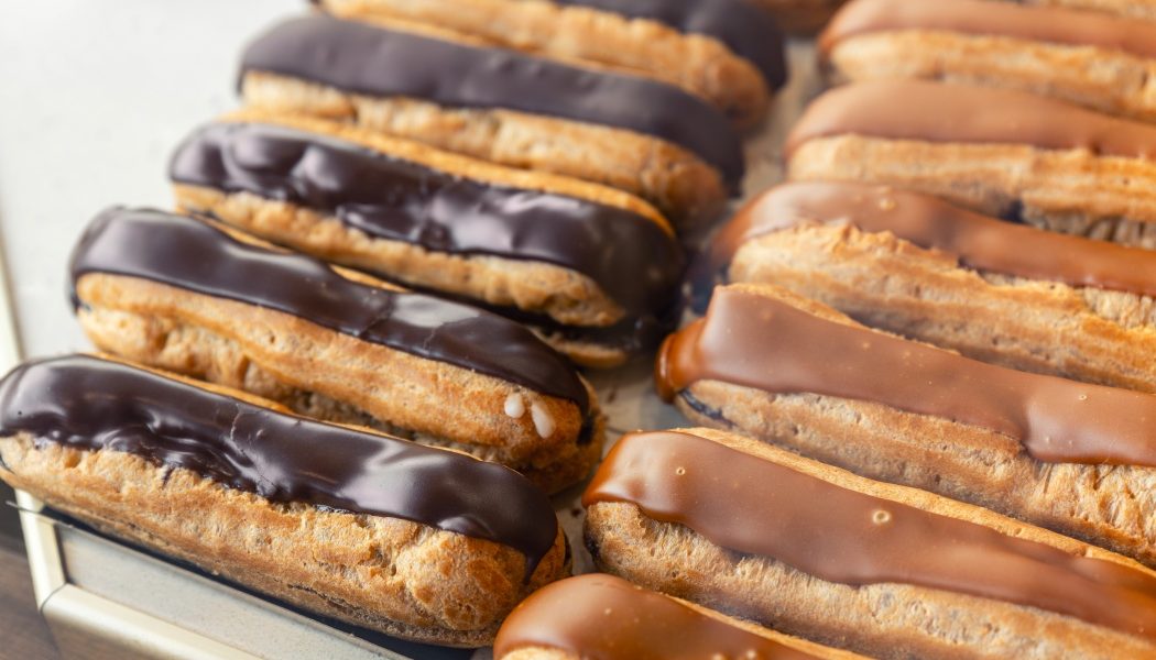 Secretul eclerelor reușite: Două creme, diferența de cofetărie