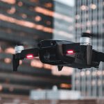 Europarlamentarii dau undă verde la bani pentru drone și IA militară