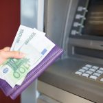 Țepari la bancomate: turiștii rămân fără bani în vacanța lor