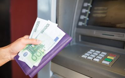 Țepari la bancomate: turiștii rămân fără bani în vacanța lor