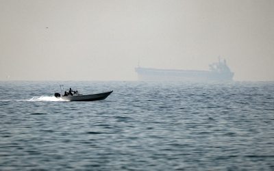 Cortegiu maritim record prin Ormuz: 2.500 de marinari, 115 nave