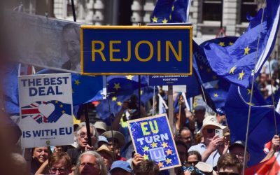 Londra: Sute cer revenirea în UE la 10 ani de la Brexit