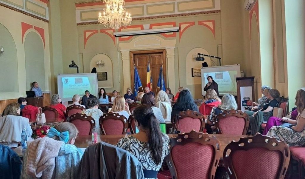 Farmaciștii discută la Buzău despre produsele naturale vitale (FOTO)