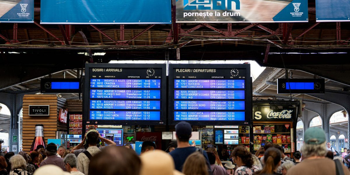 București-Brașov, blocat: Trenurile au întârzieri de o oră