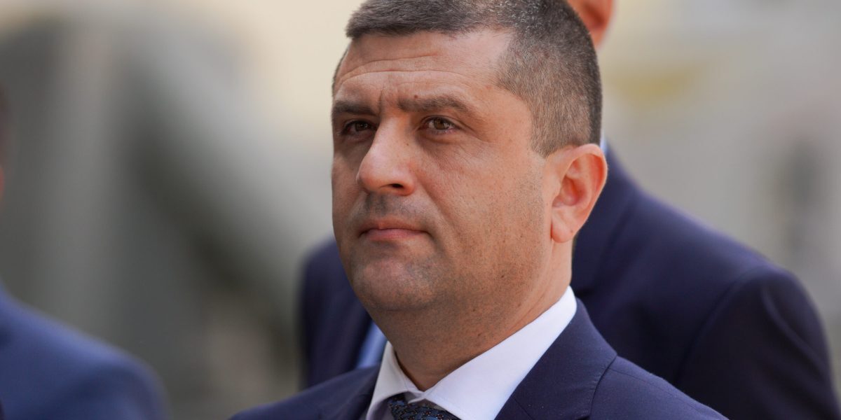 Radu Miruță, trenuri CFR: Călătorii, sesizați condițiile!